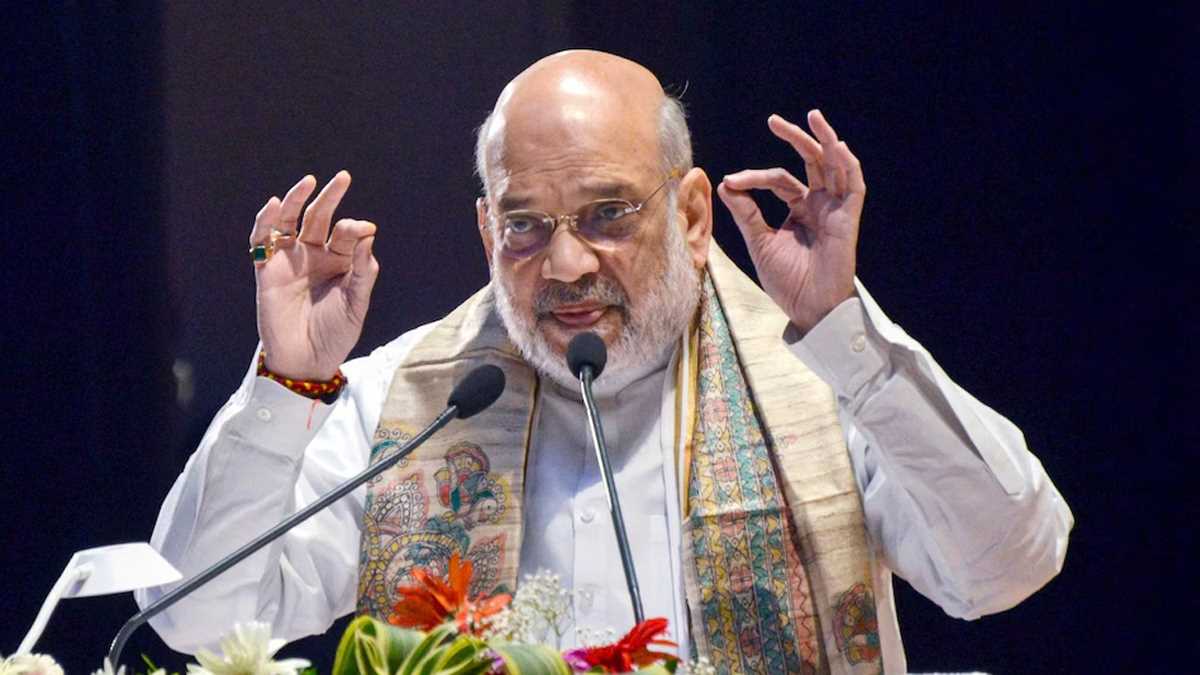 अमित शाह तीन दिवसीय दौरे पर जम्मू-कश्मीर पहुंचे